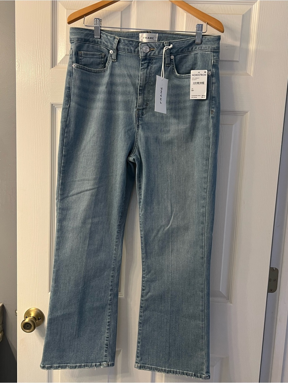 NWT FRAME Le Crop Mini Bootcut Jeans Integrity Wash Size 31